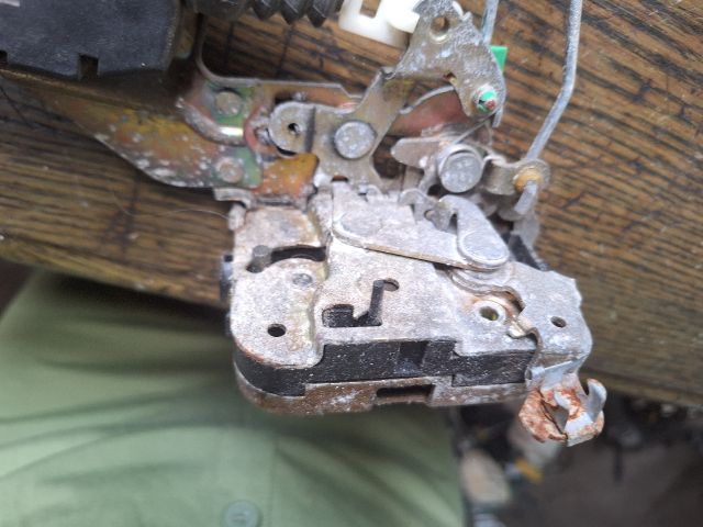 bontott VOLVO V40 Bal hátsó Ajtózár