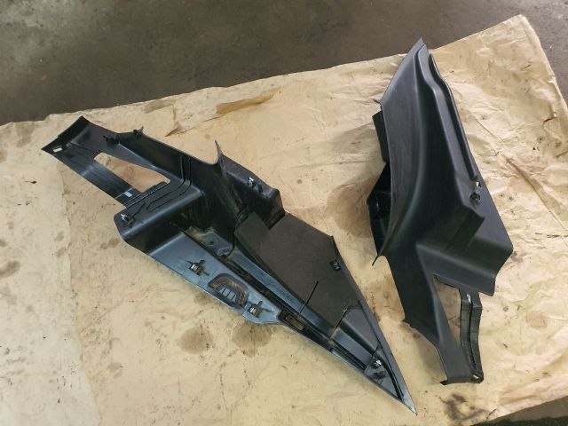 bontott VOLVO V40 Bal hátsó Csomagtér Burkolat (Műanyag)