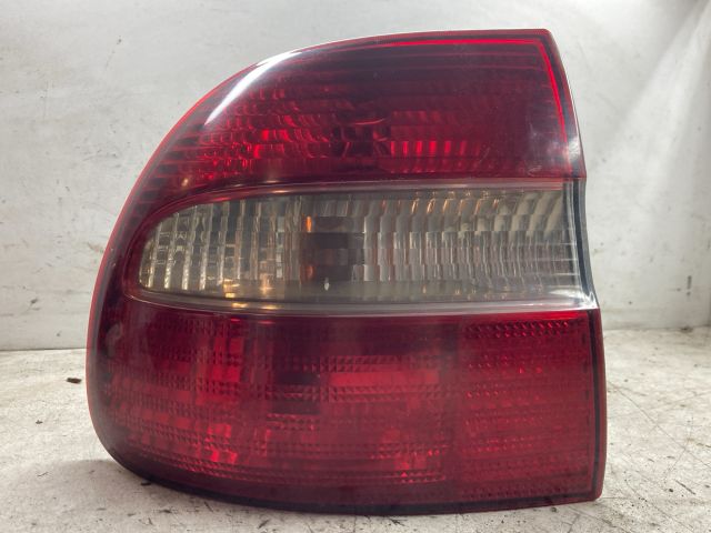 bontott VOLVO V40 Bal Hátsó Lámpa