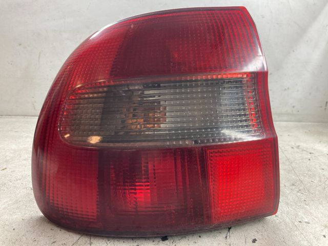 bontott VOLVO V40 Bal Külső Hátsó Lámpa