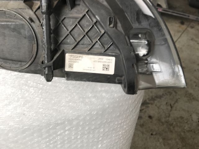 bontott VOLVO V40 Bal Ledes Fényszóró