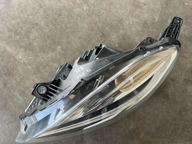 bontott VOLVO V40 Bal Ledes Fényszóró