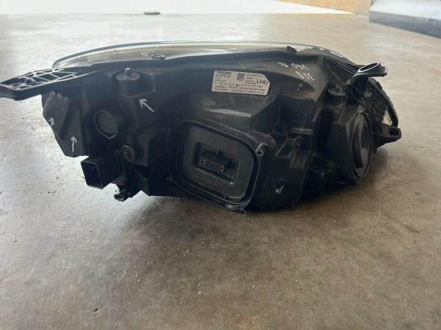 bontott VOLVO V40 Bal Ledes Fényszóró