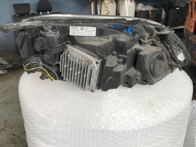 bontott VOLVO V40 Bal Ledes Fényszóró