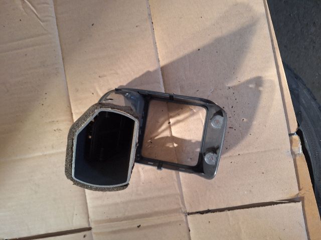 bontott VOLVO V40 Bal Szellőző