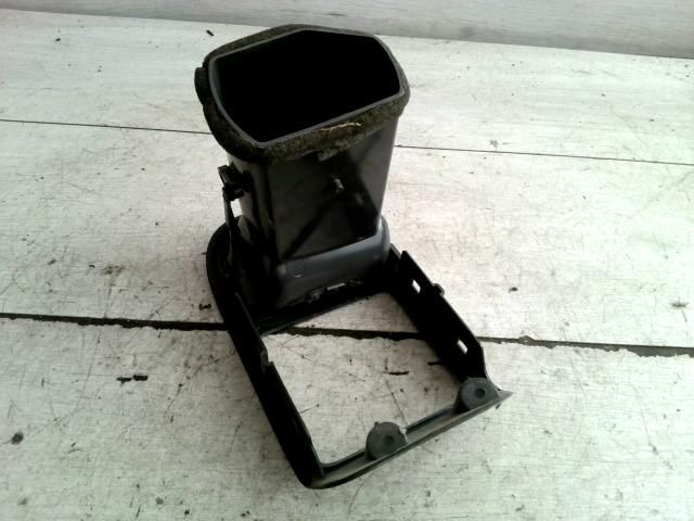 bontott VOLVO V40 Bal Szellőző