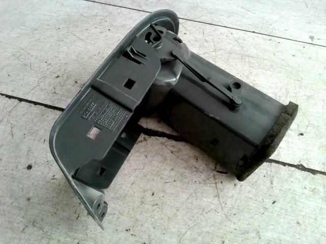 bontott VOLVO V40 Bal Szellőző