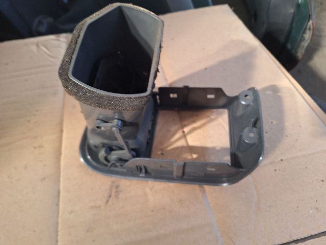 bontott VOLVO V40 Bal Szellőző