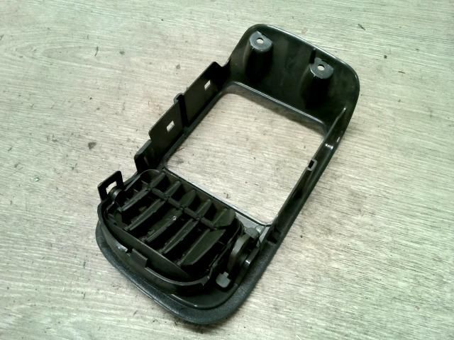 bontott VOLVO V40 Bal Szellőző