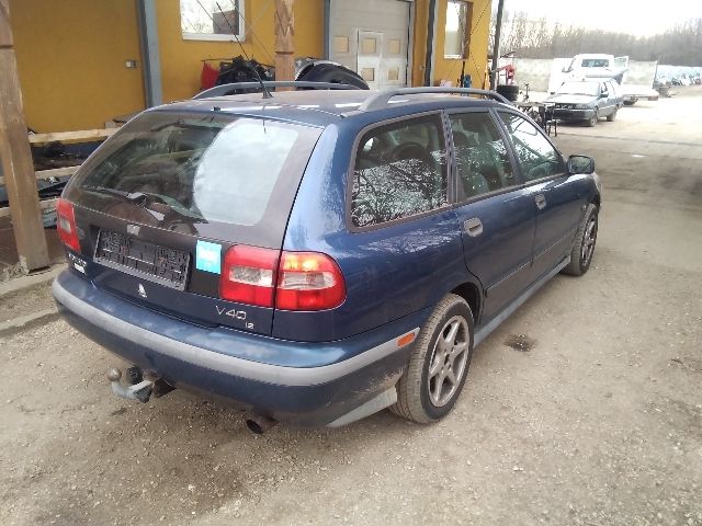 bontott VOLVO V40 Csomagtér Roló