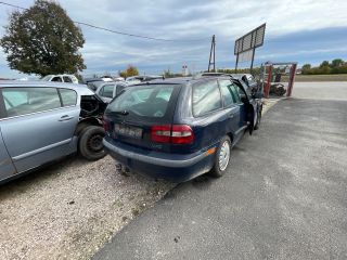 bontott VOLVO V40 Csomagtérajtó Jobb Zsanér
