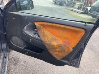 bontott VOLVO V40 Csomagtérajtó Jobb Zsanér