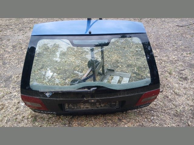 bontott VOLVO V40 Csomagtérajtó (Részeivel)