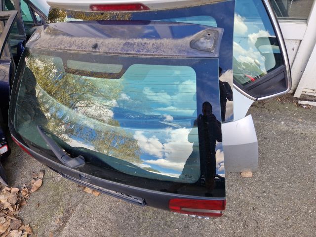 bontott VOLVO V40 Csomagtérajtó (Részeivel)