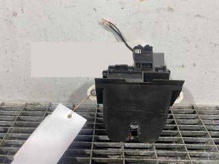 bontott VOLVO V40 Csomagtérajtó Ütköző