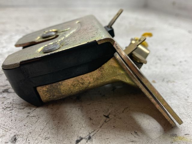 bontott VOLVO V40 Csomagtérajtó Zárszerkezet