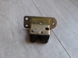 bontott VOLVO V40 Csomagtérajtó Zárszerkezet