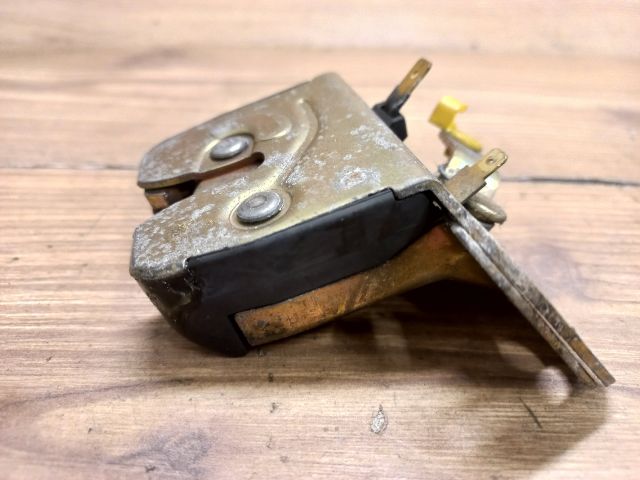 bontott VOLVO V40 Csomagtérajtó Zárszerkezet