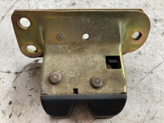 bontott VOLVO V40 Csomagtérajtó Zárszerkezet