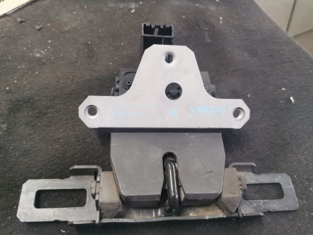 bontott VOLVO V40 Csomagtérajtó Zárszerkezet