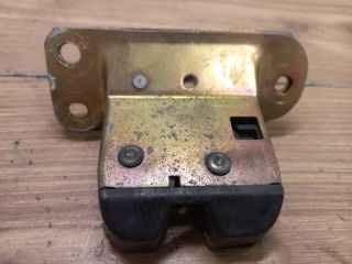 bontott VOLVO V40 Csomagtérajtó Zárszerkezet