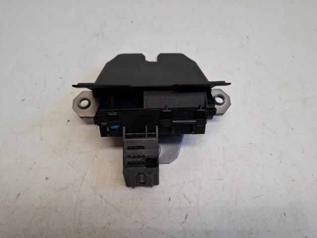 bontott VOLVO V40 Csomagtérajtó Zárszerkezet