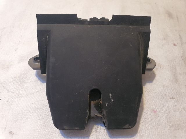 bontott VOLVO V40 Csomagtérajtó Zárszerkezet