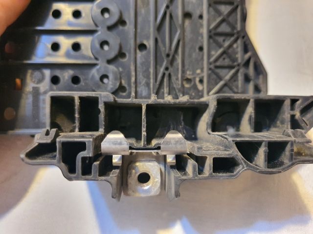 bontott VOLVO V40 Biztosítéktábla Motortér