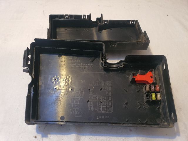 bontott VOLVO V40 Biztosítéktábla Motortér