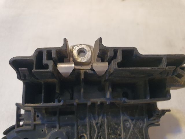 bontott VOLVO V40 Biztosítéktábla Motortér