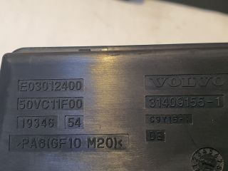 bontott VOLVO V40 Biztosítéktábla Motortér