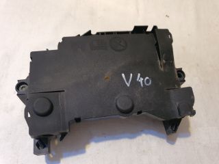 bontott VOLVO V40 Biztosítéktábla Motortér