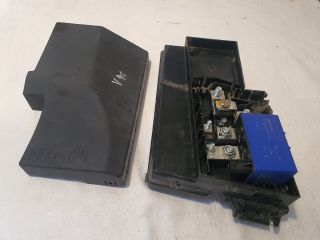 bontott VOLVO V40 Biztosítéktábla Motortér