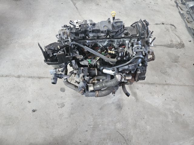 bontott VOLVO V40 Motor (Fűzött blokk hengerfejjel)