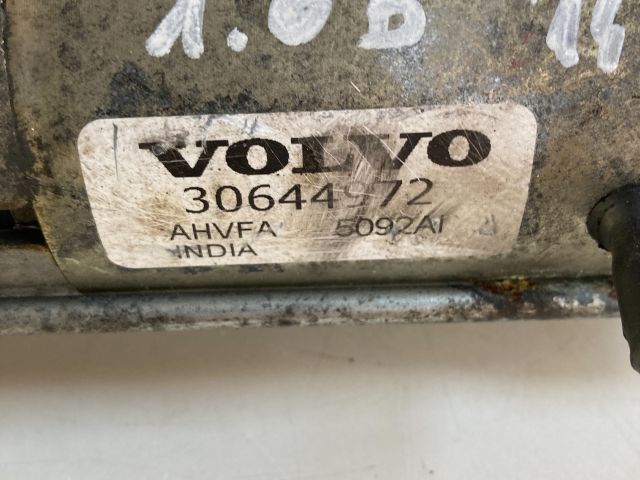 bontott VOLVO V40 Önindító