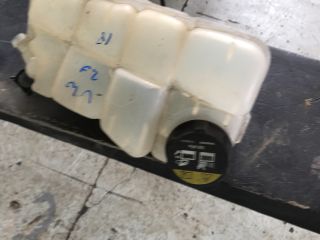 bontott VOLVO V40 Kiegyenlítő Tartály