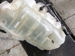 bontott VOLVO V40 Kiegyenlítő Tartály