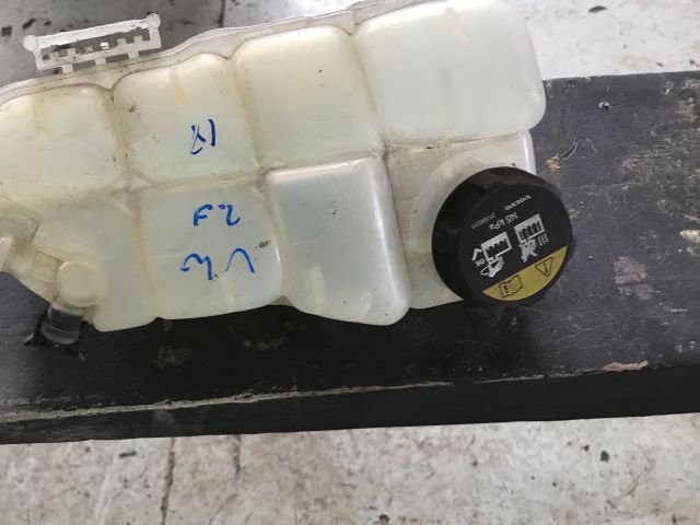 bontott VOLVO V40 Kiegyenlítő Tartály