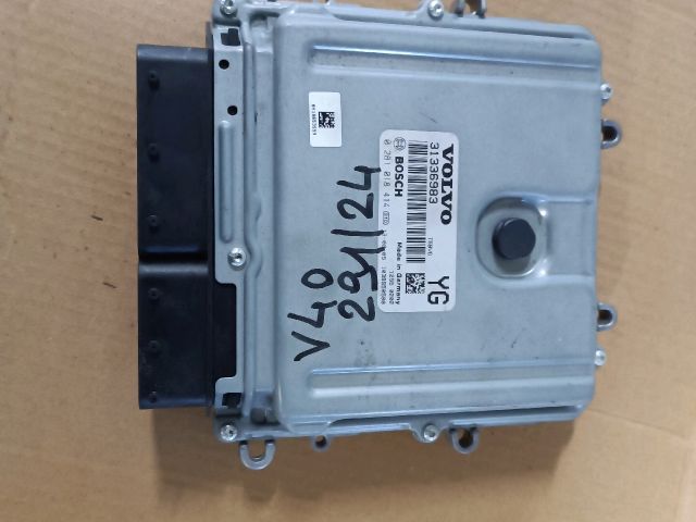 bontott VOLVO V40 Motorvezérlő