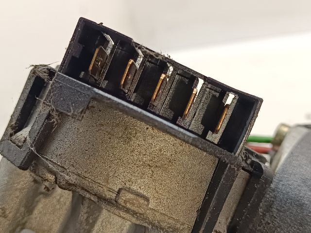 bontott VOLVO V40 Első Ablaktörlő Motor