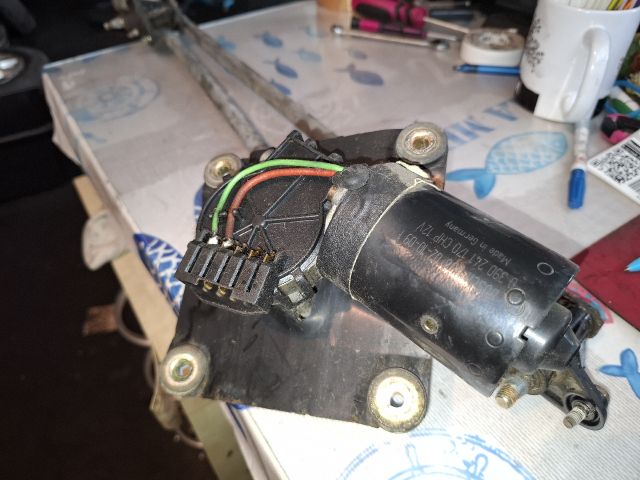 bontott VOLVO V40 Első Ablaktörlő Szerkezet Motorral