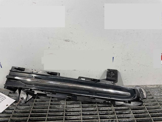 bontott VOLVO V40 Első Lökhárító Díszléc