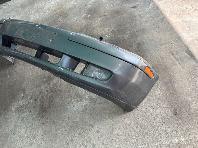 bontott VOLVO V40 Első Lökhárító (Részeivel)