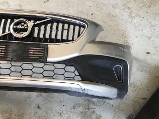 bontott VOLVO V40 Első Lökhárító (Részeivel)