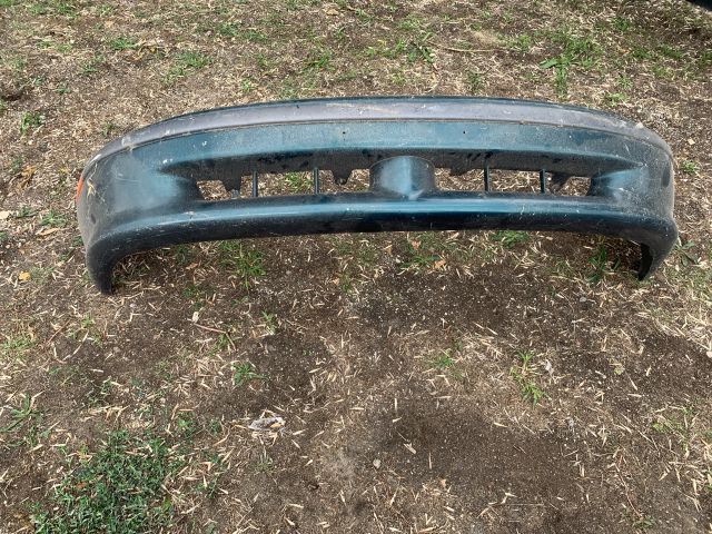 bontott VOLVO V40 Első Lökhárító (Részeivel)