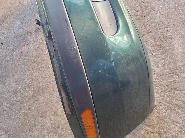 bontott VOLVO V40 Első Lökhárító (Részeivel)