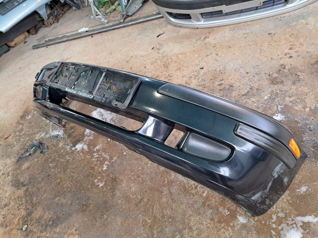 bontott VOLVO V40 Első Lökhárító (Részeivel)