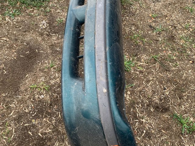 bontott VOLVO V40 Első Lökhárító (Részeivel)