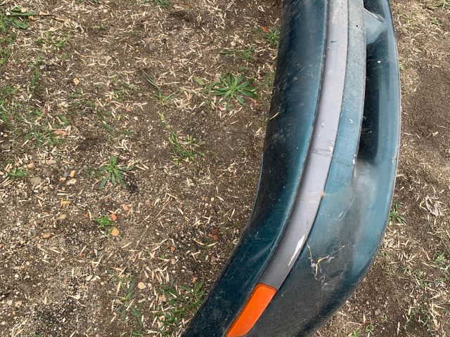 bontott VOLVO V40 Első Lökhárító (Részeivel)