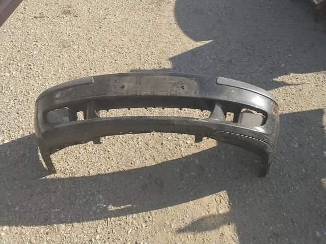 bontott VOLVO V40 Első Lökhárító (Üresen)